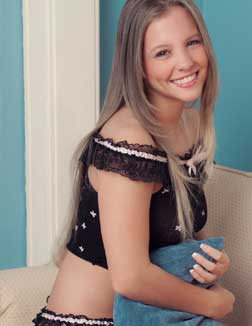 lavnya 22 year female call girls in Surat